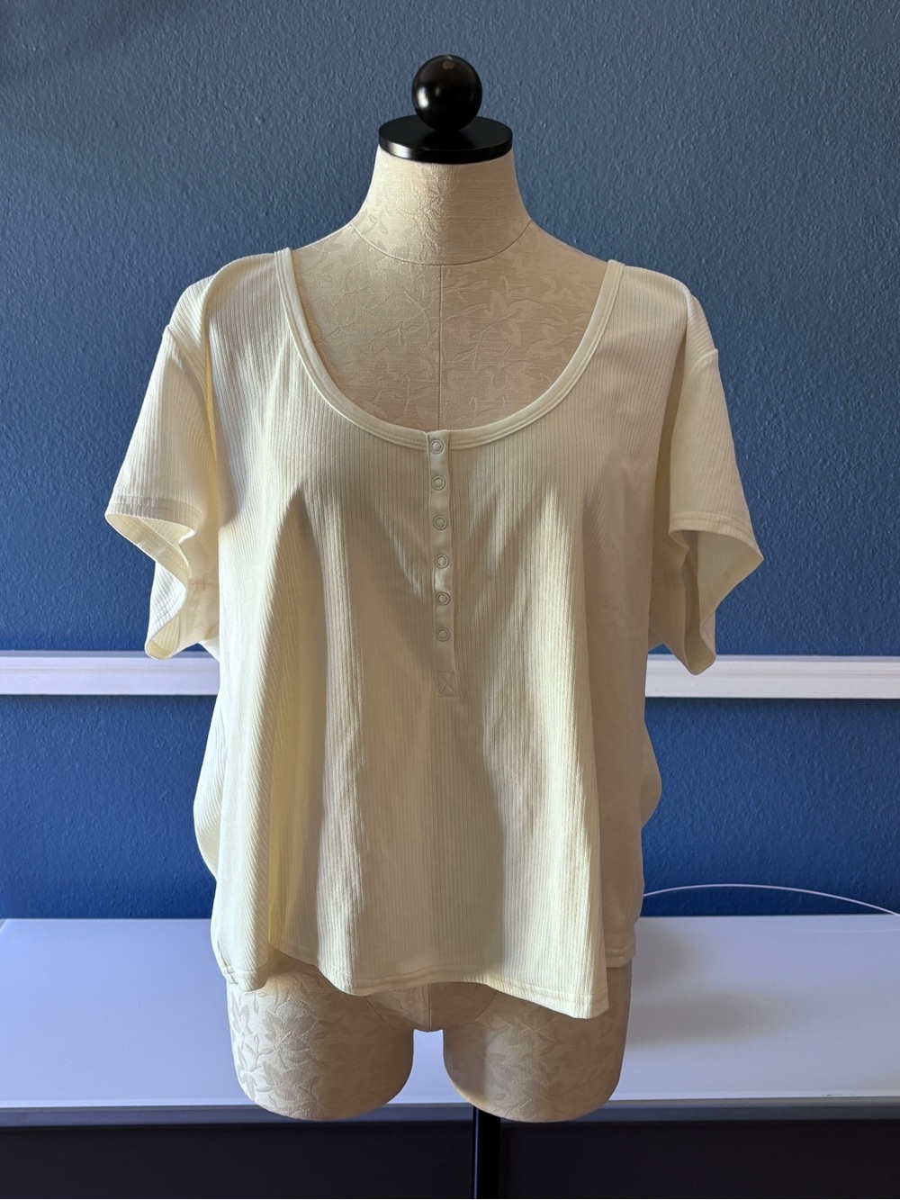 Adore Me Women’s Whisper White Ribbed Top in 4X NWT